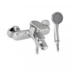 Смеситель для ванны, с коротким литым изливом, шаровый, с дивертором на корпусе, цвет ХРОМ.